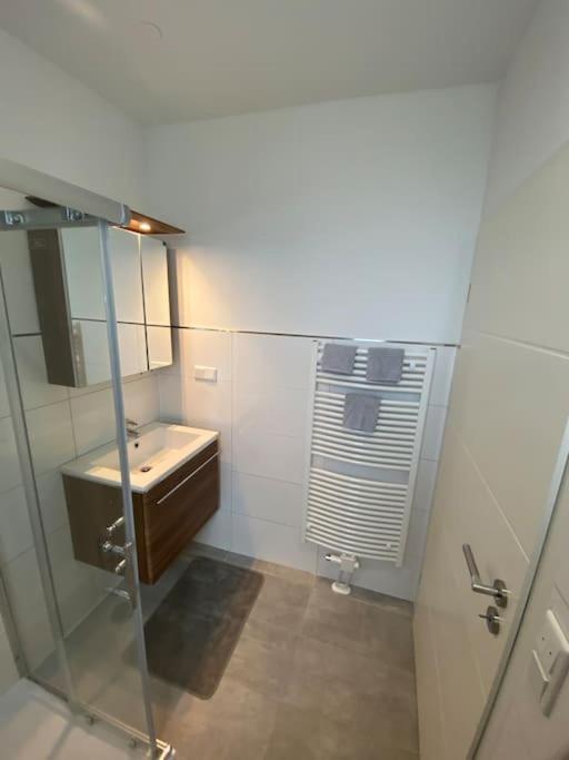 Neues Bungalow Fuer Bis Zu 4 Personen Oberhausen  Buitenkant foto
