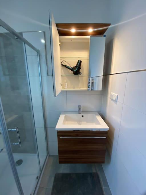 Neues Bungalow Fuer Bis Zu 4 Personen Oberhausen  Buitenkant foto