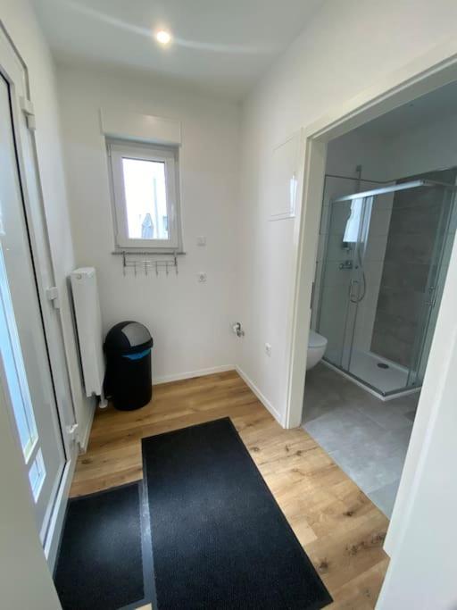 Neues Bungalow Fuer Bis Zu 4 Personen Oberhausen  Buitenkant foto